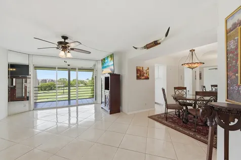 3836 Via Poinciana Greenacres FL 33467
