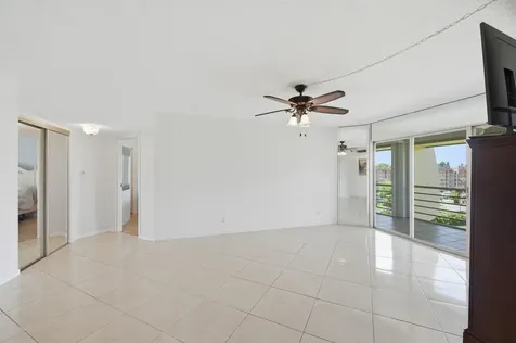 3836 Via Poinciana Greenacres FL 33467
