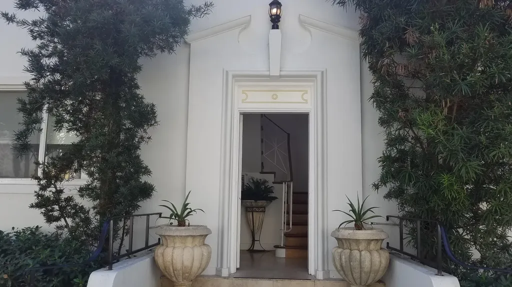 3921 N Meridian Avenue Miami Beach FL 33140