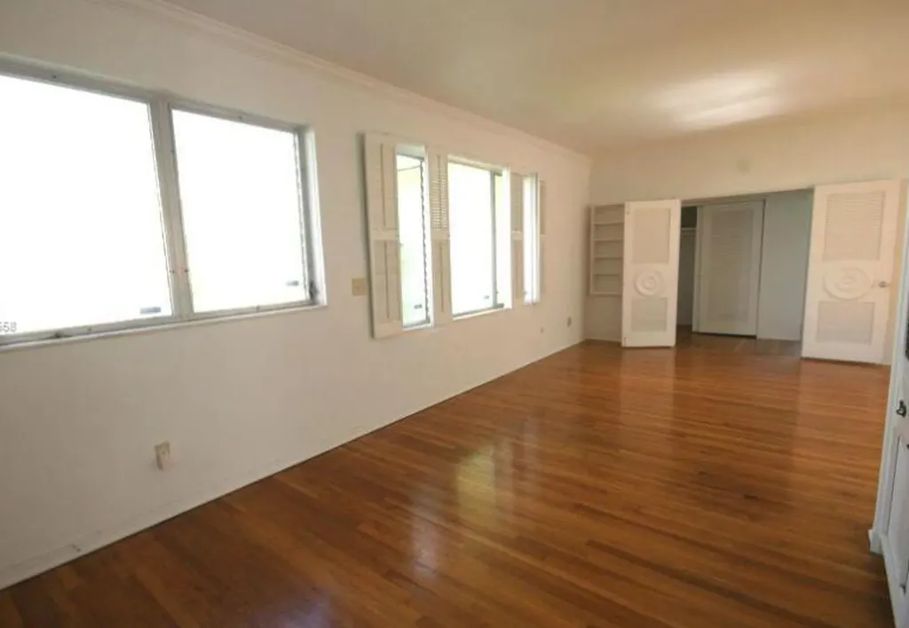 3921 N Meridian Avenue Miami Beach FL 33140