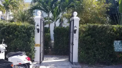 3921 N Meridian Avenue Miami Beach FL 33140