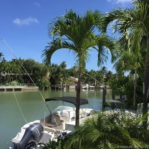 3921 N Meridian Avenue Miami Beach FL 33140