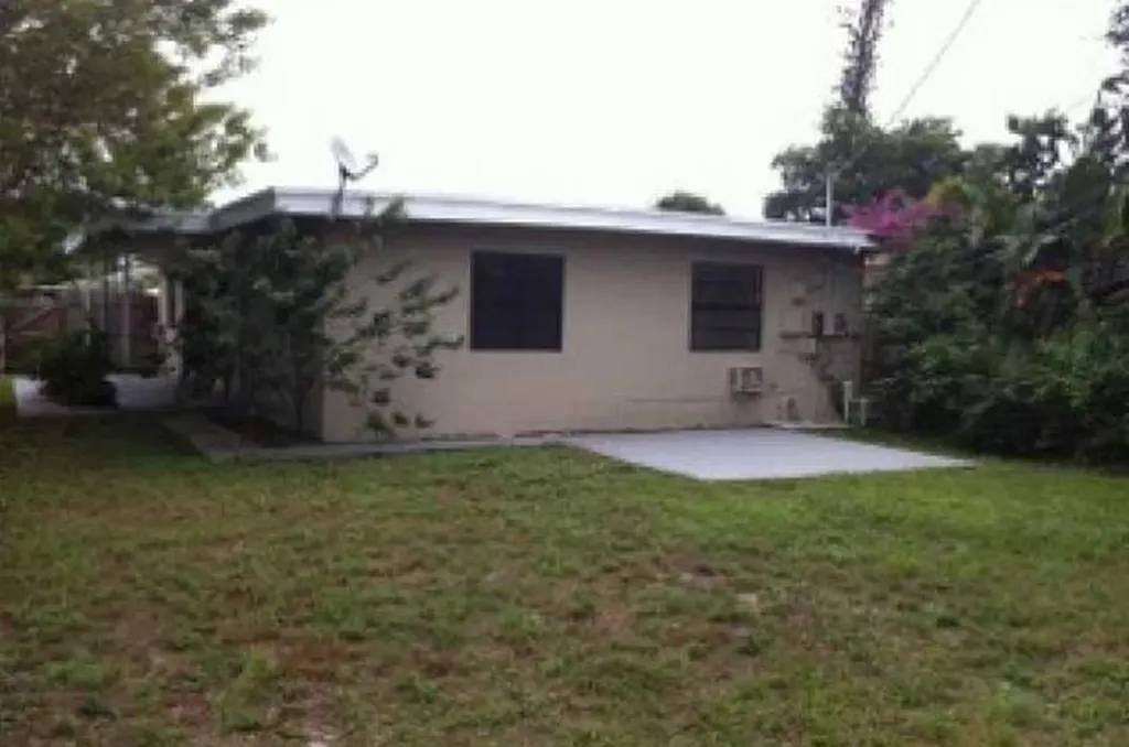 1621 NW 7th Terrace Fort Lauderdale FL 33311