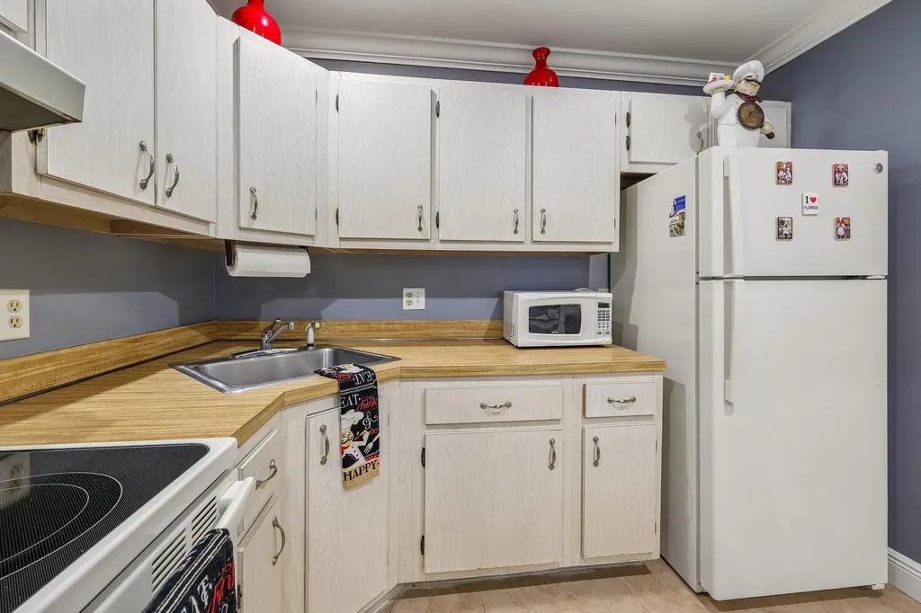 5773 La Paseos Drive Greenacres FL 33463