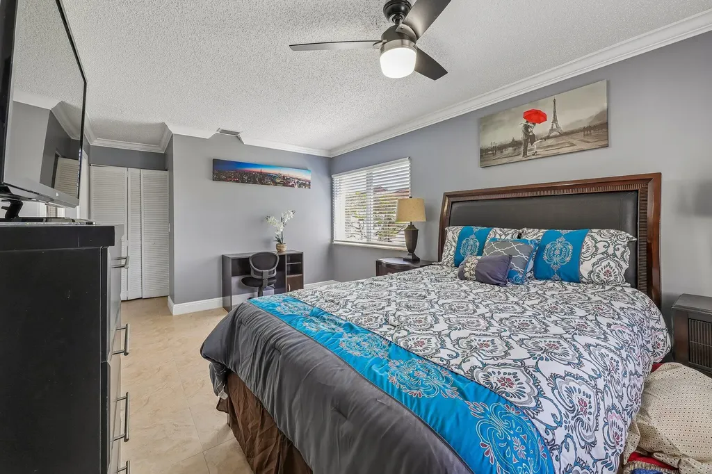 5773 La Paseos Drive Greenacres FL 33463