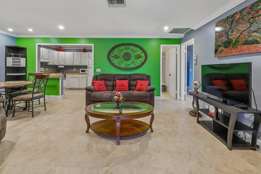5773 La Paseos Drive Greenacres FL 33463