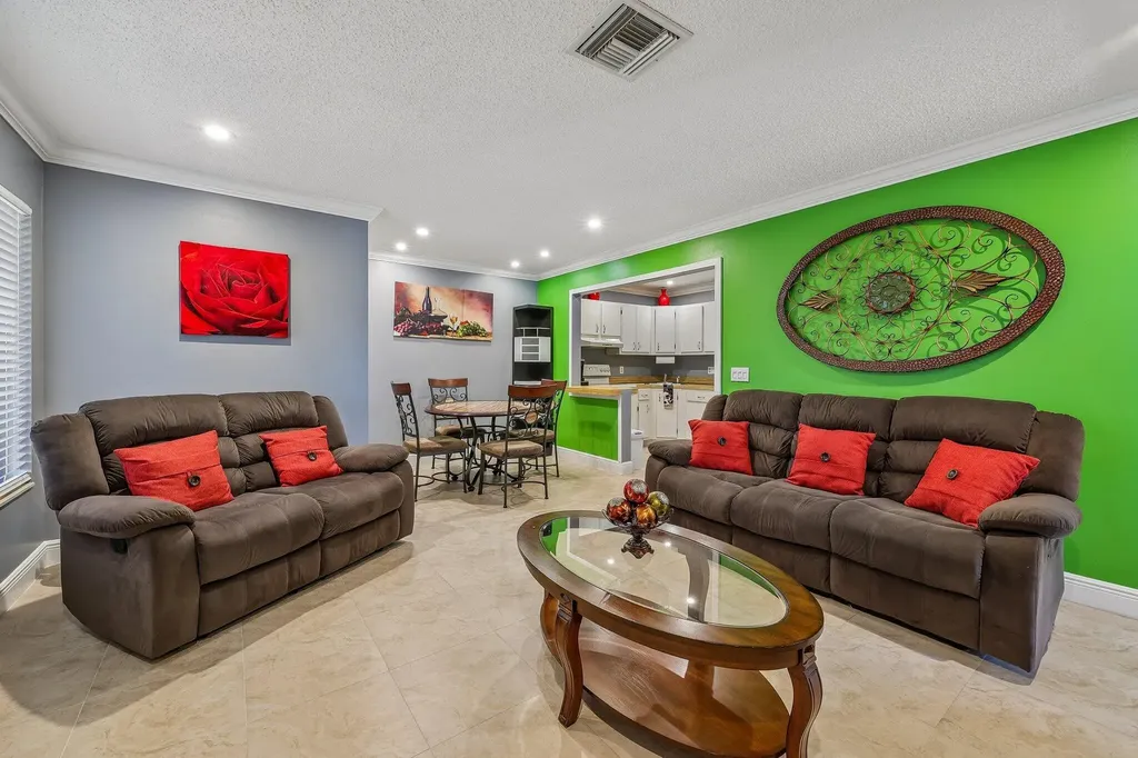 5773 La Paseos Drive Greenacres FL 33463