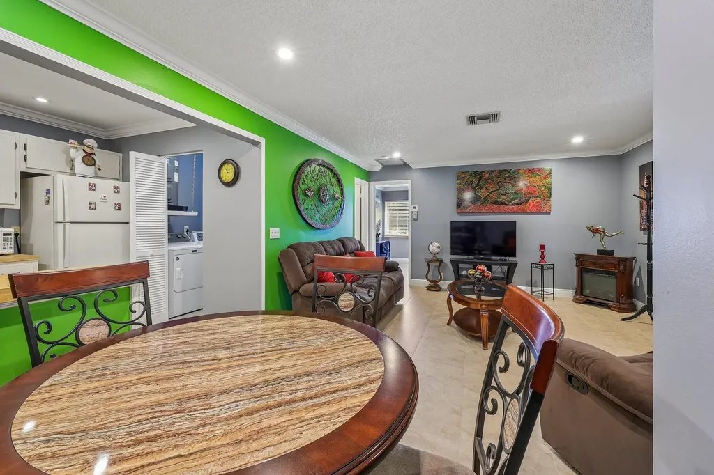 5773 La Paseos Drive Greenacres FL 33463