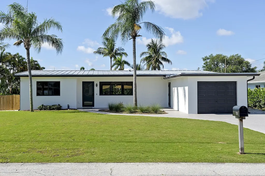 1510 Carandis Circle Lake Clarke Shores FL 33406