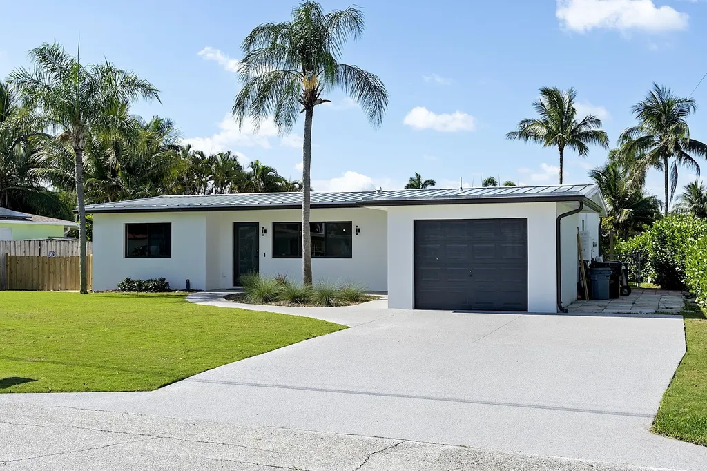 1510 Carandis Circle Lake Clarke Shores FL 33406