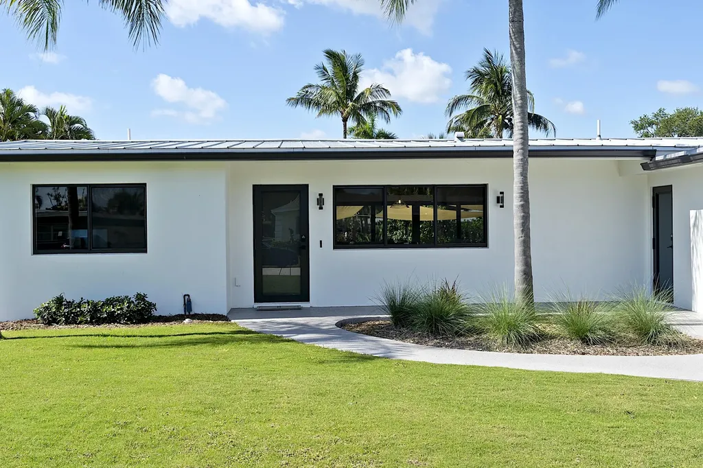 1510 Carandis Circle Lake Clarke Shores FL 33406