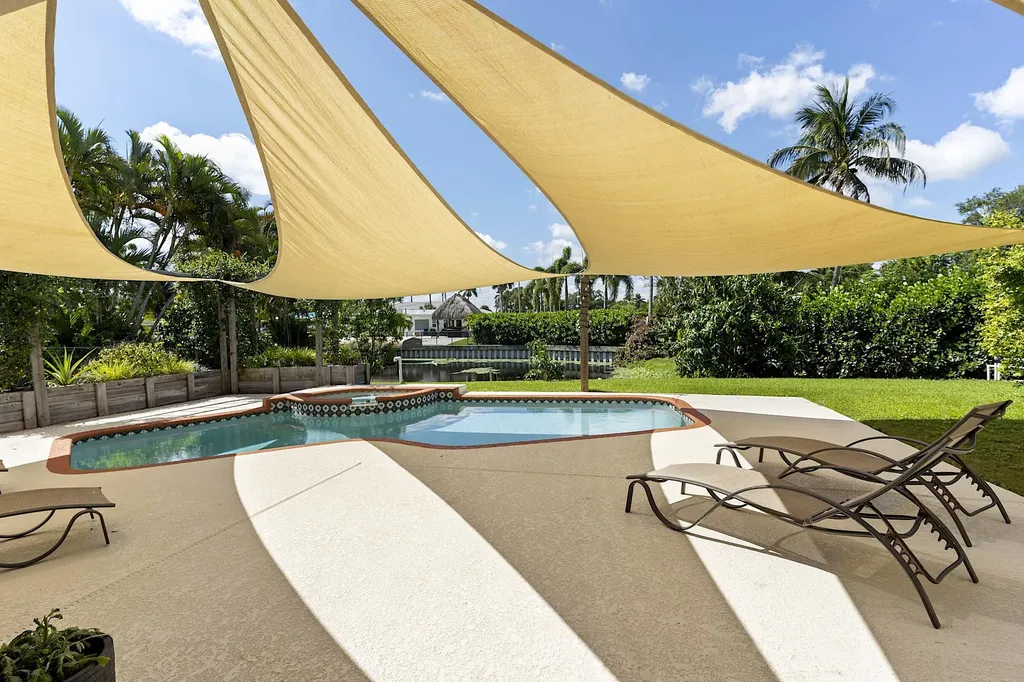1510 Carandis Circle Lake Clarke Shores FL 33406