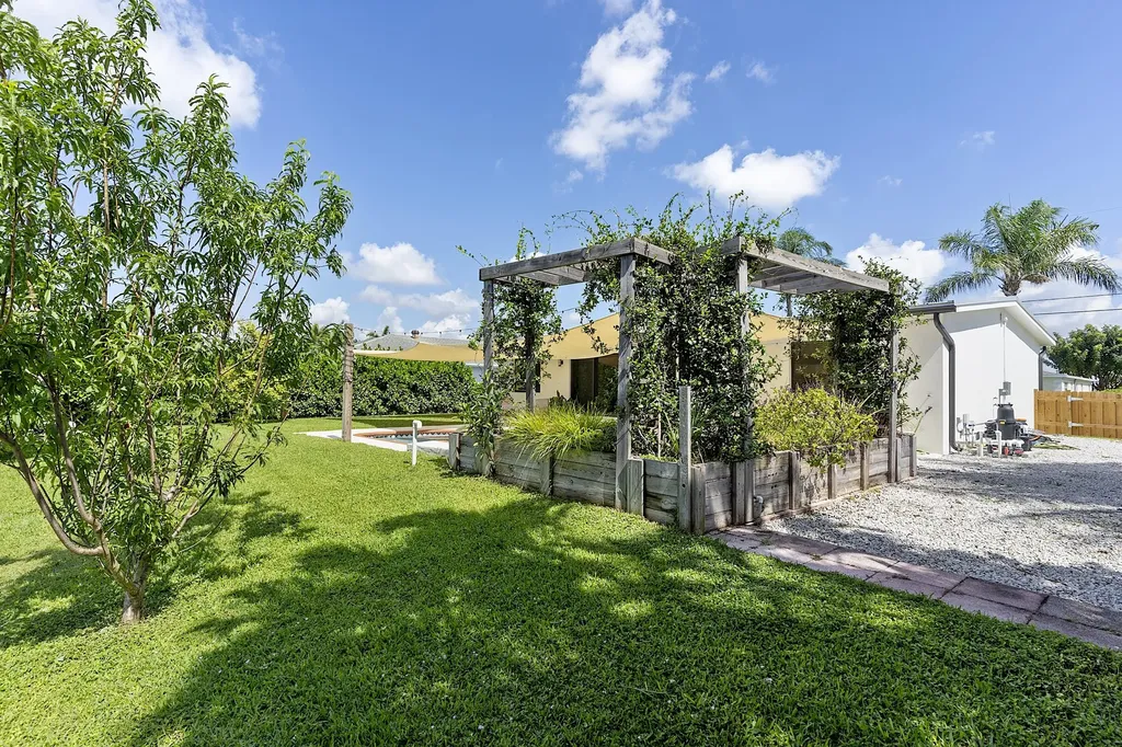 1510 Carandis Circle Lake Clarke Shores FL 33406