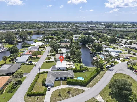 1510 Carandis Circle Lake Clarke Shores FL 33406