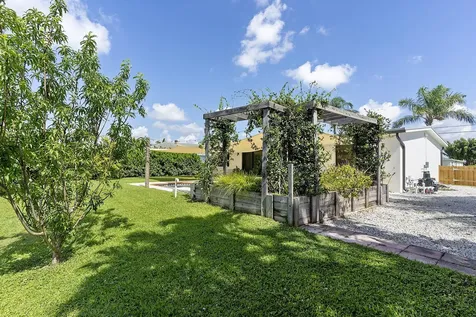 1510 Carandis Circle Lake Clarke Shores FL 33406