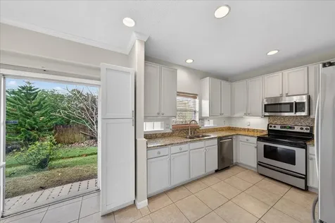 914 Sierra Place NE Palm Bay FL 32907