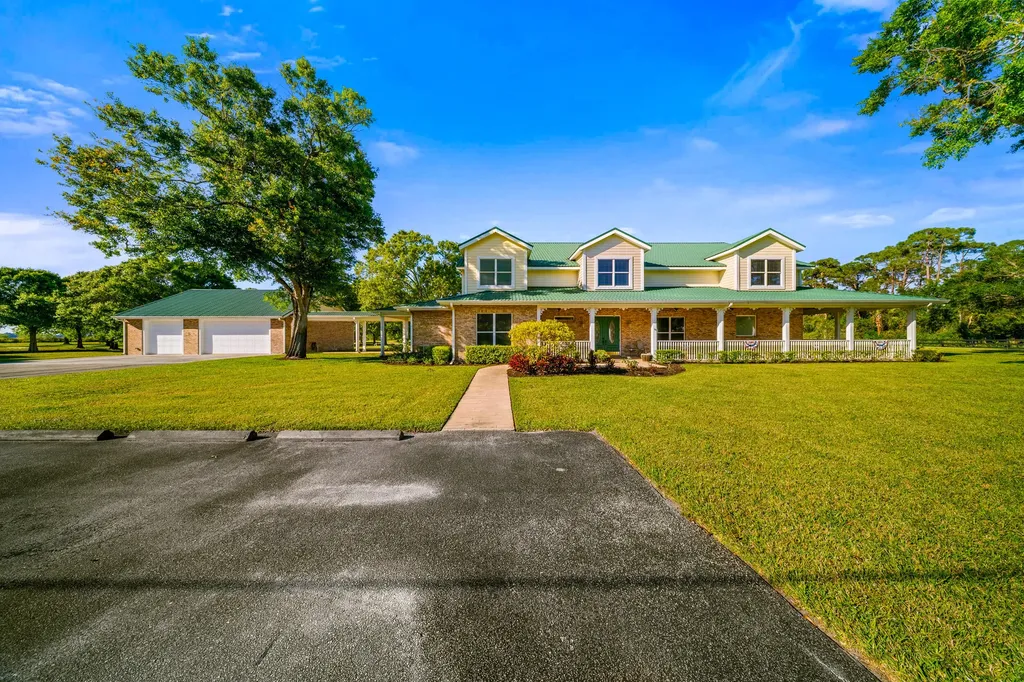 8686 Andrews Avenue Fort Pierce FL 34945