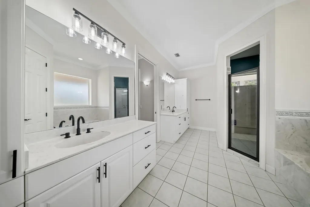 8686 Andrews Avenue Fort Pierce FL 34945