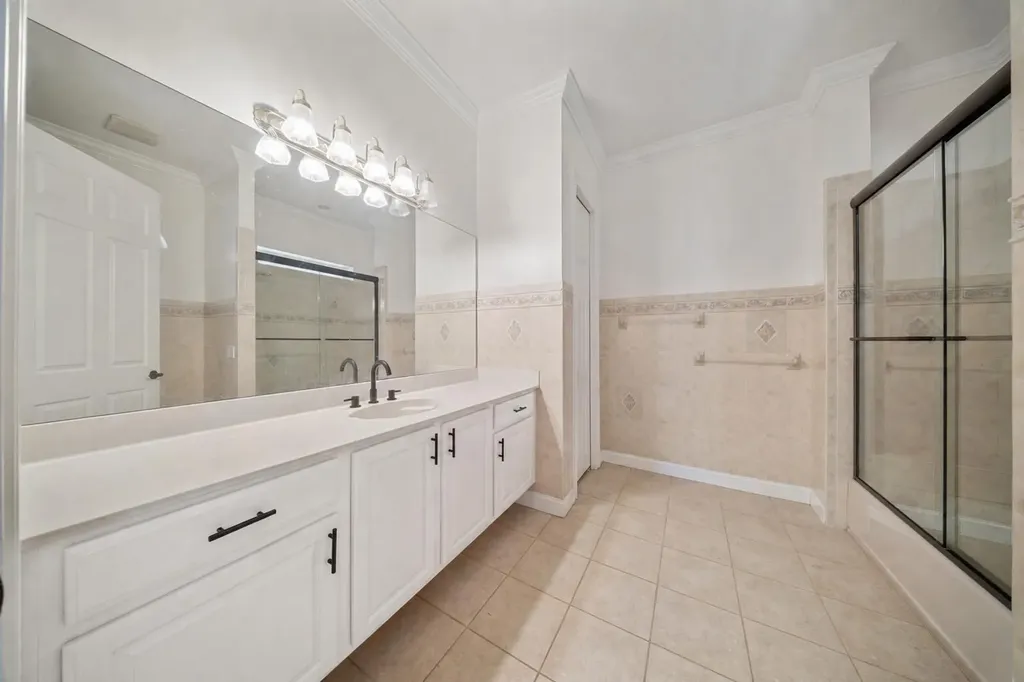 8686 Andrews Avenue Fort Pierce FL 34945