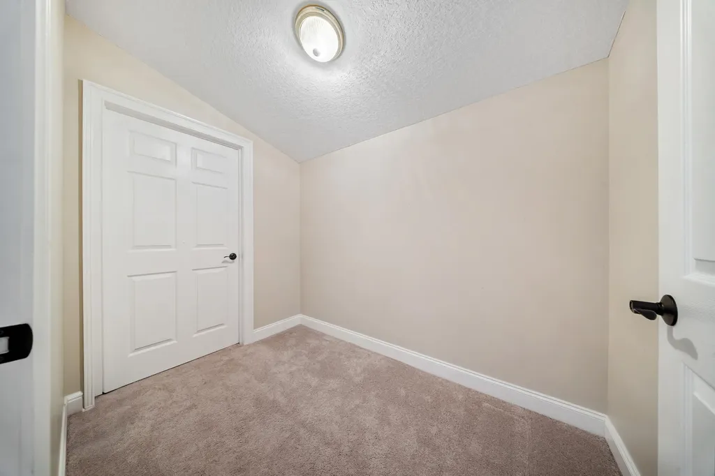 8686 Andrews Avenue Fort Pierce FL 34945