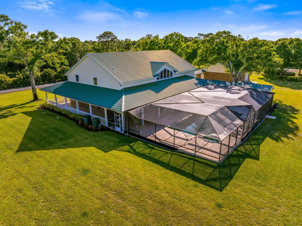 8686 Andrews Avenue Fort Pierce FL 34945