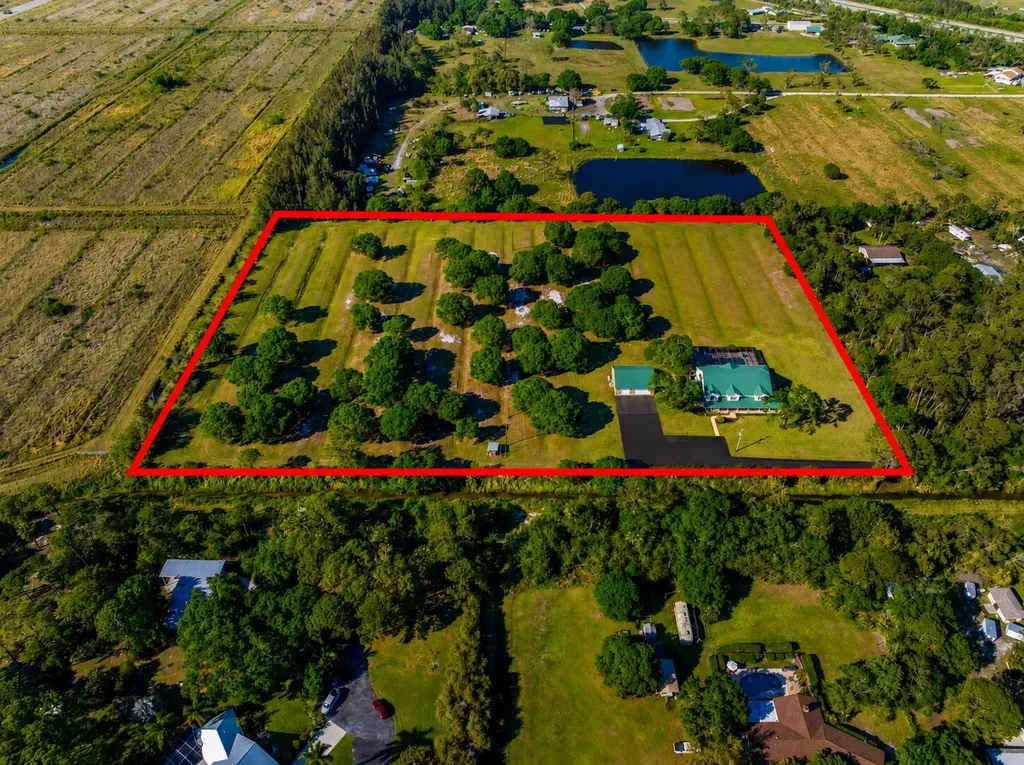 8686 Andrews Avenue Fort Pierce FL 34945