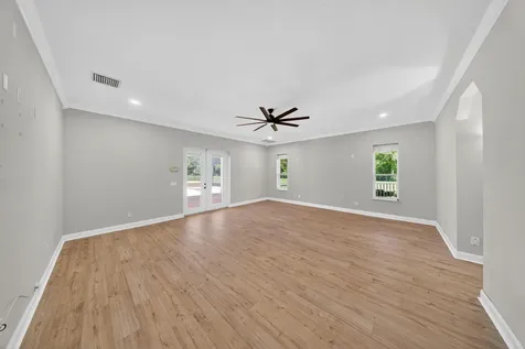 8686 Andrews Avenue Fort Pierce FL 34945