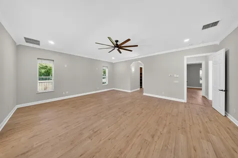 8686 Andrews Avenue Fort Pierce FL 34945