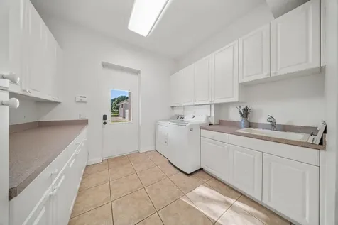 8686 Andrews Avenue Fort Pierce FL 34945