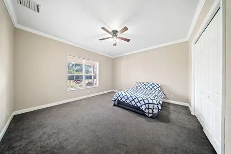 8686 Andrews Avenue Fort Pierce FL 34945