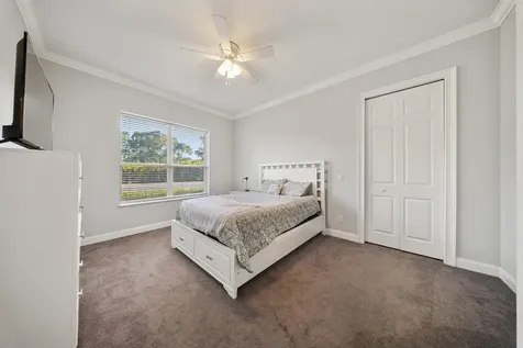 8686 Andrews Avenue Fort Pierce FL 34945