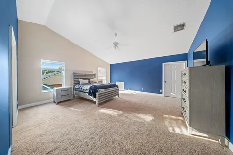 8686 Andrews Avenue Fort Pierce FL 34945