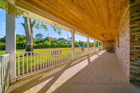 8686 Andrews Avenue Fort Pierce FL 34945