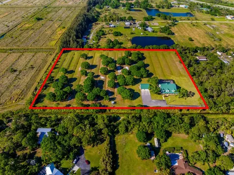8686 Andrews Avenue Fort Pierce FL 34945