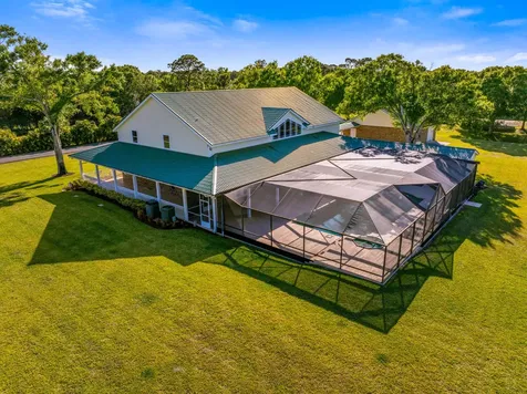 8686 Andrews Avenue Fort Pierce FL 34945