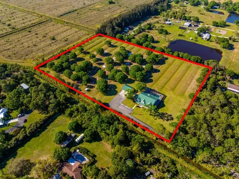 8686 Andrews Avenue Fort Pierce FL 34945