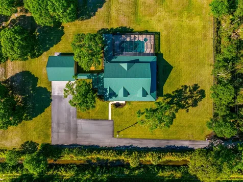8686 Andrews Avenue Fort Pierce FL 34945