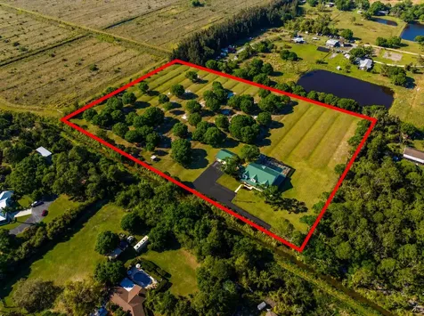 8686 Andrews Avenue Fort Pierce FL 34945