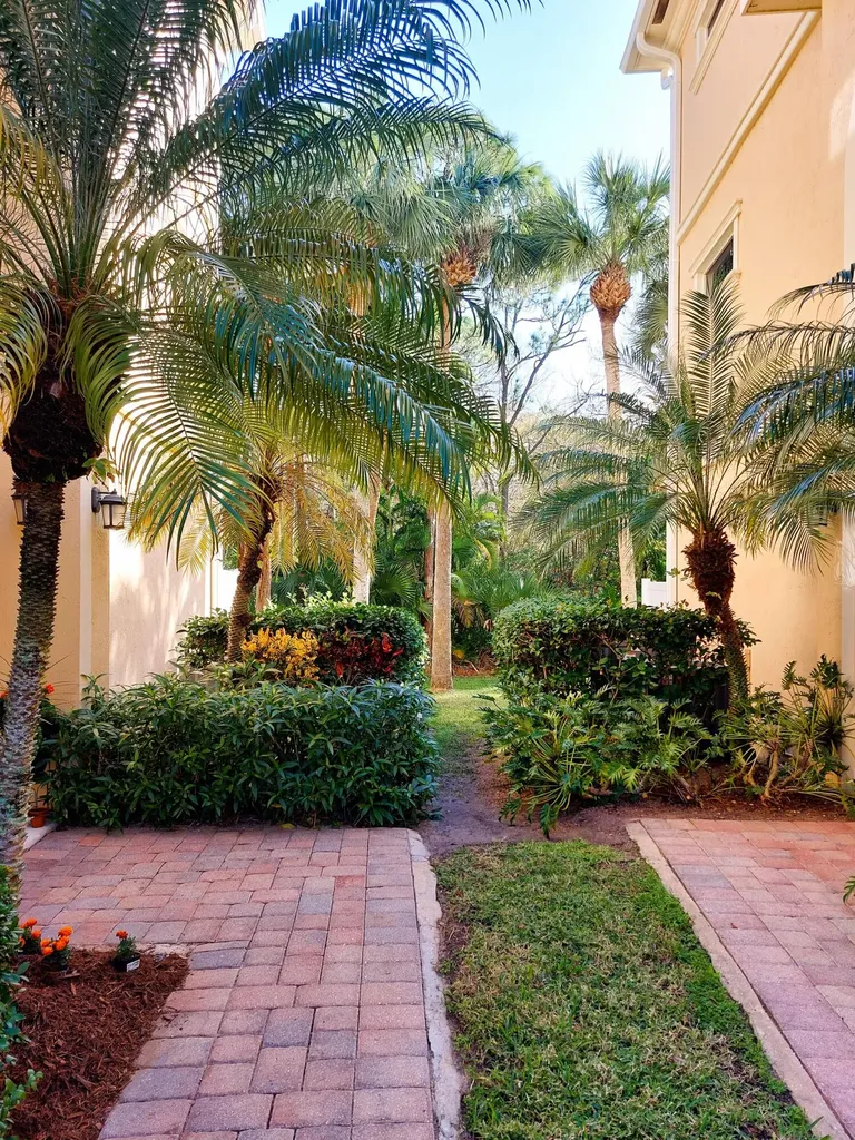 12675 SE Old Cypress Drive Hobe Sound FL 33455