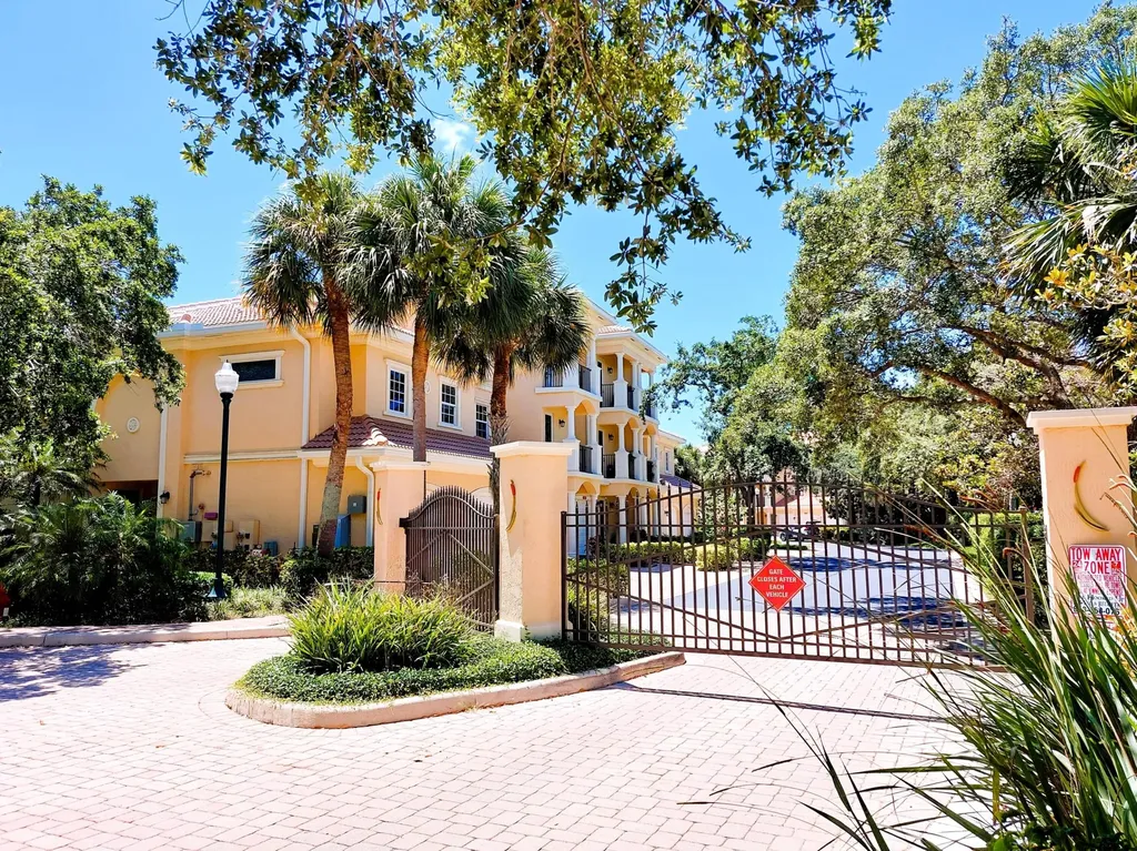 12675 SE Old Cypress Drive Hobe Sound FL 33455
