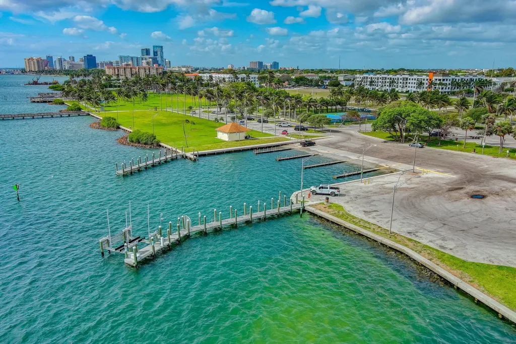 2600 N Flagler Drive West Palm Beach FL 33407