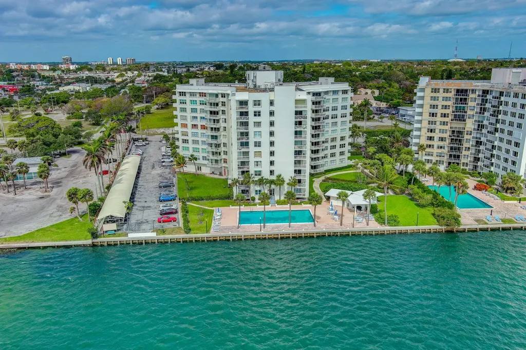 2600 N Flagler Drive West Palm Beach FL 33407