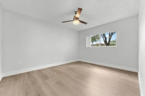 6881 NW 173rd Drive Hialeah FL 33015