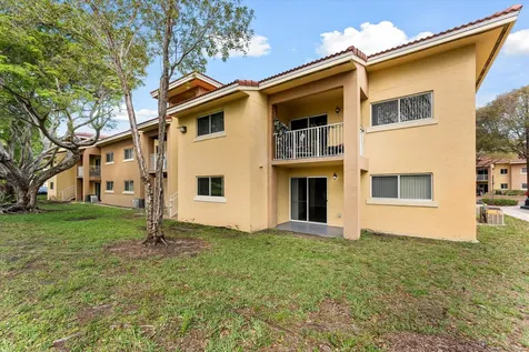 6881 NW 173rd Drive Hialeah FL 33015
