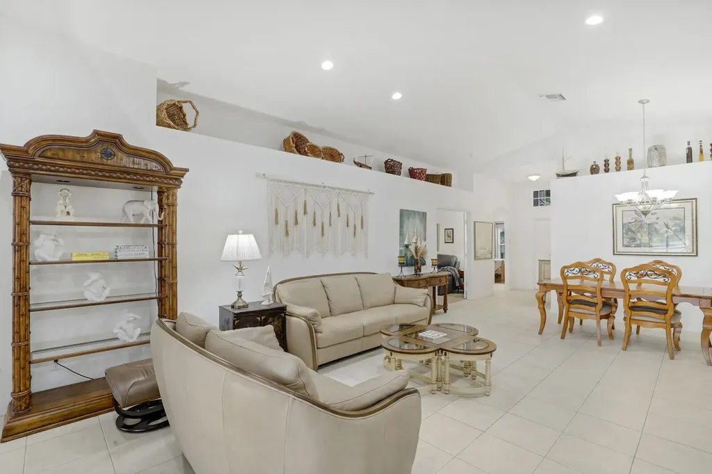 5335 Vernio Lane Boynton Beach FL 33437