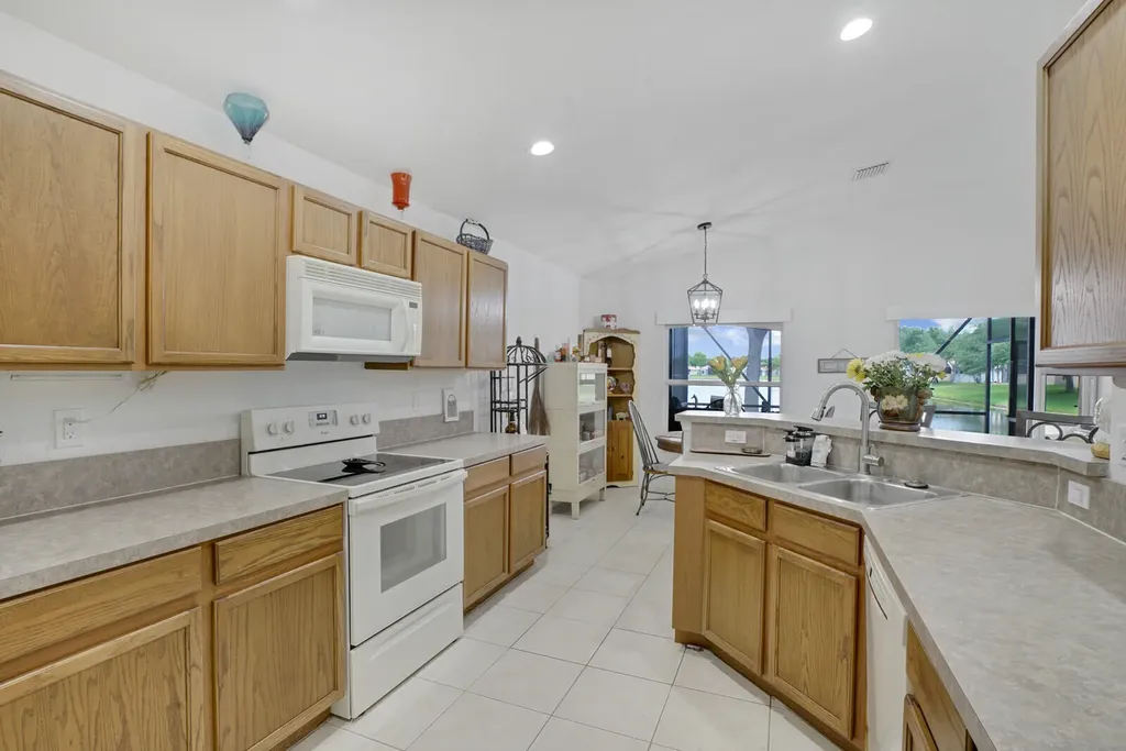 5335 Vernio Lane Boynton Beach FL 33437