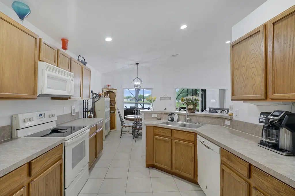 5335 Vernio Lane Boynton Beach FL 33437