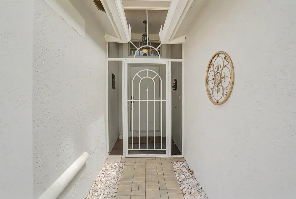 5335 Vernio Lane Boynton Beach FL 33437