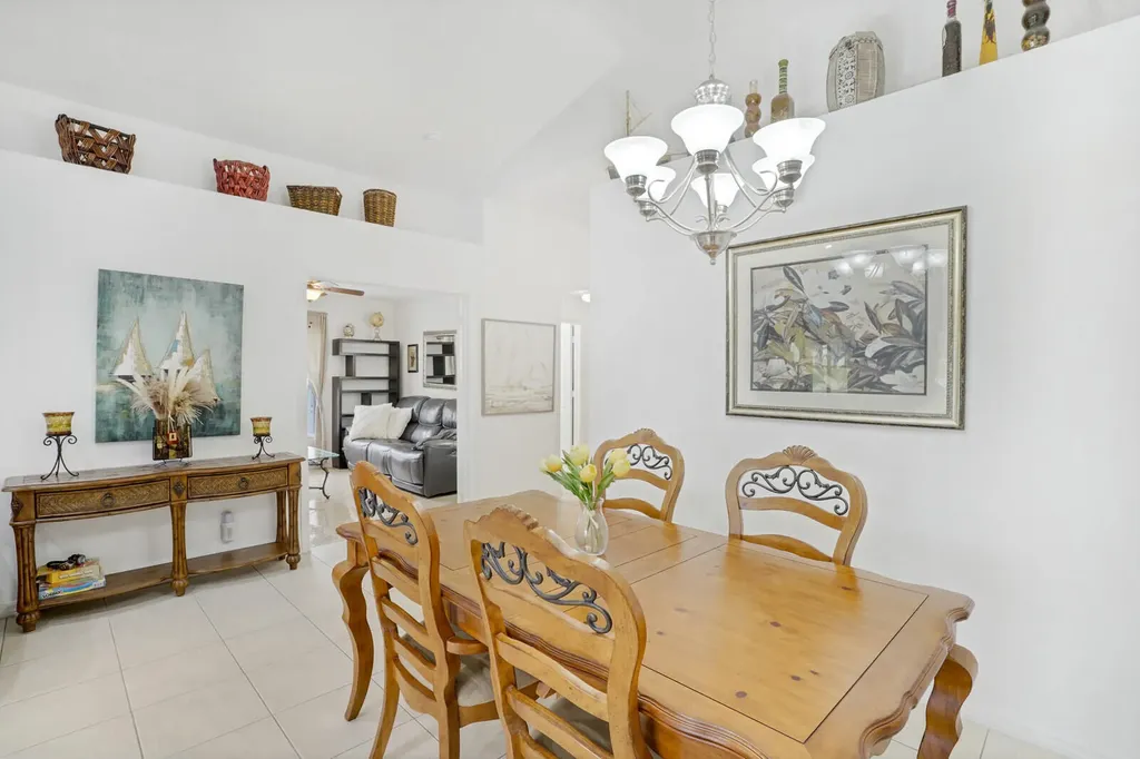 5335 Vernio Lane Boynton Beach FL 33437