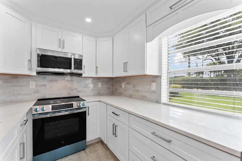 790 Burgundy Q Delray Beach FL 33484